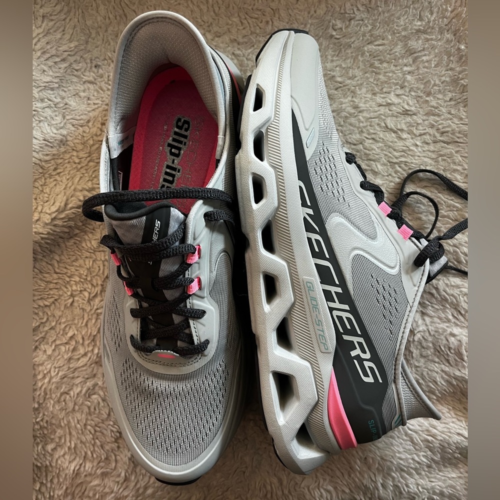 Skechers Women's Gray and Pink Slip-On Sneakers